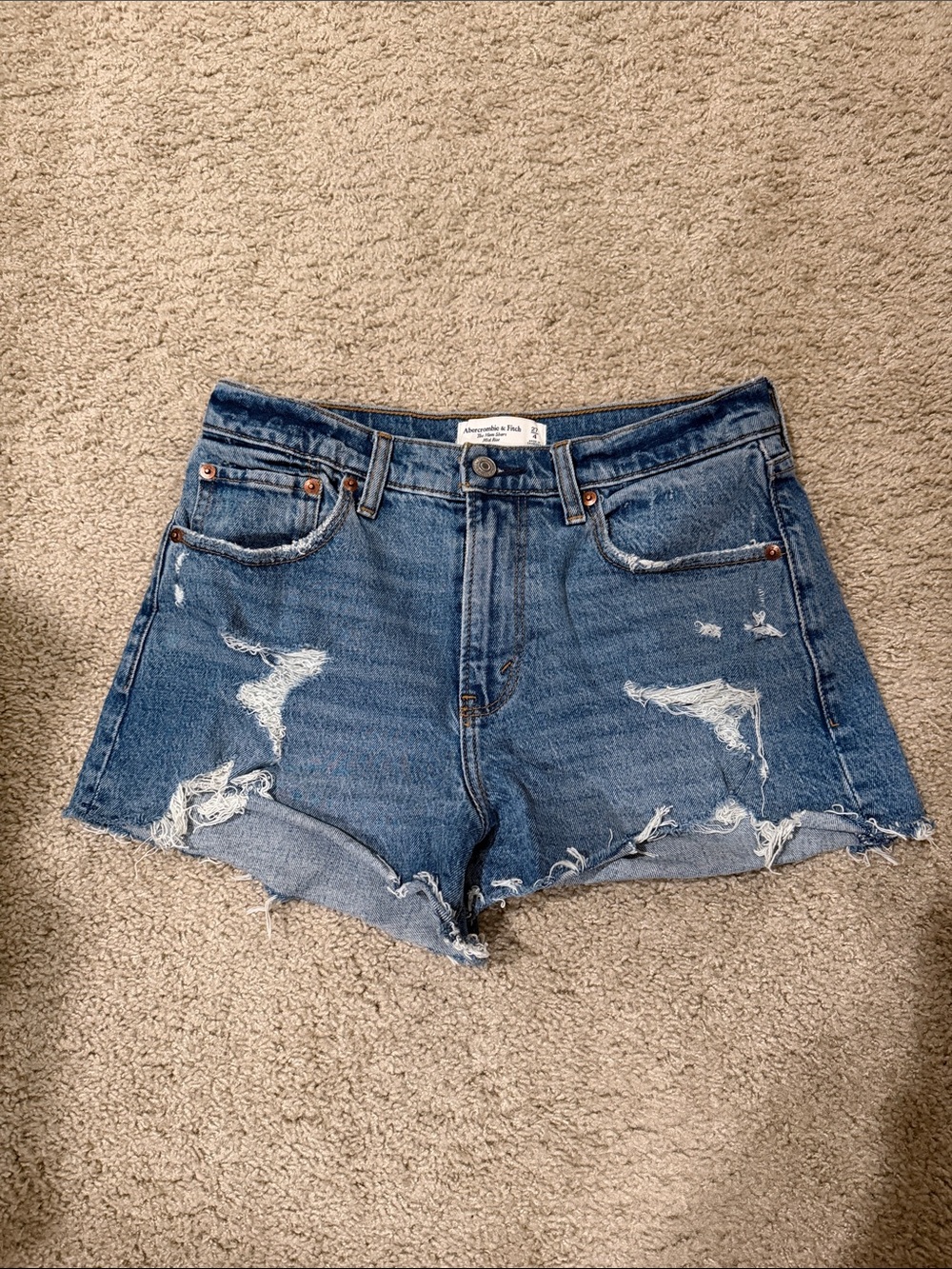 Abercrombie & Fitch Mid Rise The Mom Short in Curve Love